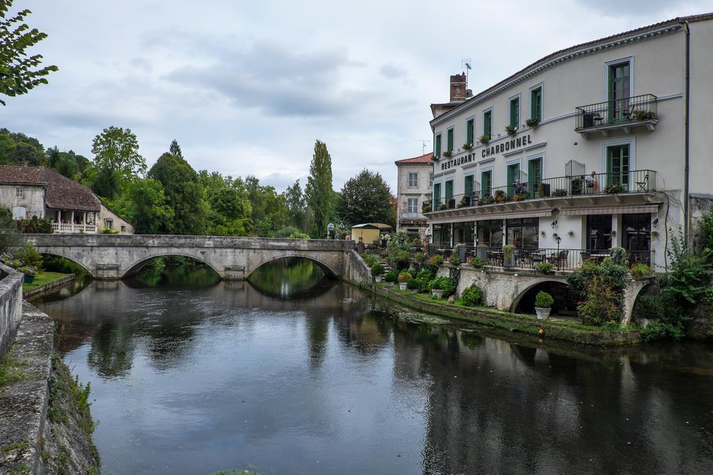 Hotel Restaurant Charbonnel Brantome Exterior photo